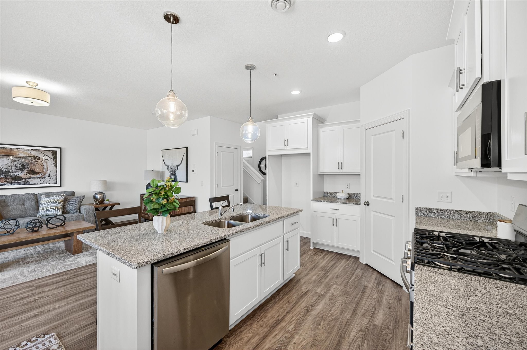 09-2100 Cleveland Ln S-9