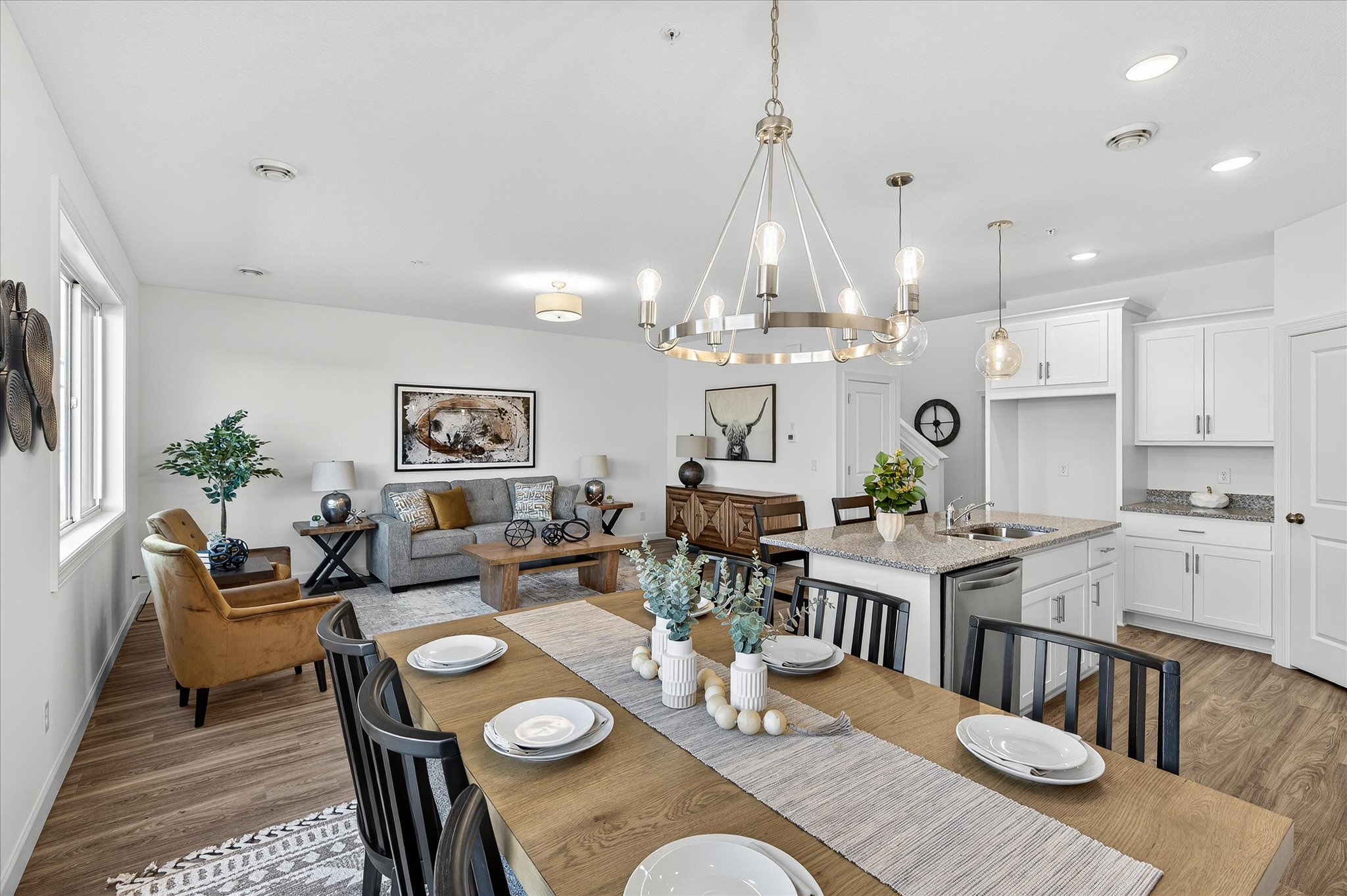 12-2100 Cleveland Ln S-12