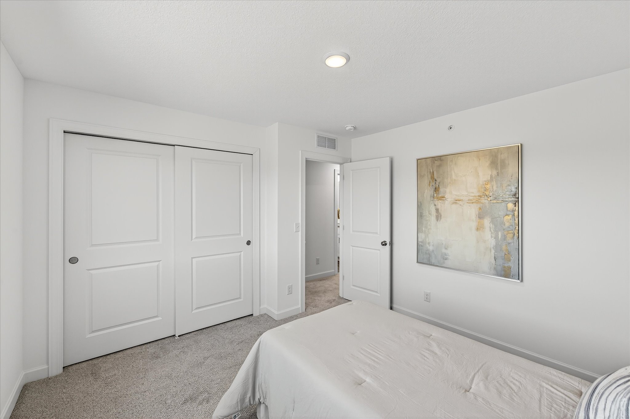 25-2100 Cleveland Ln S-25