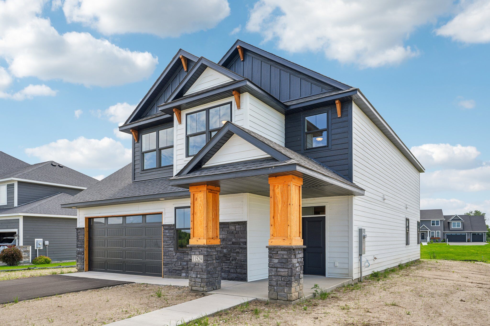 Lakewood Dr NE-002