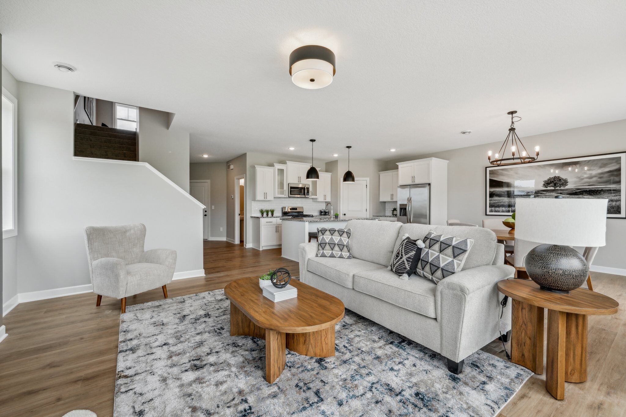 Lakewood Dr NE-007