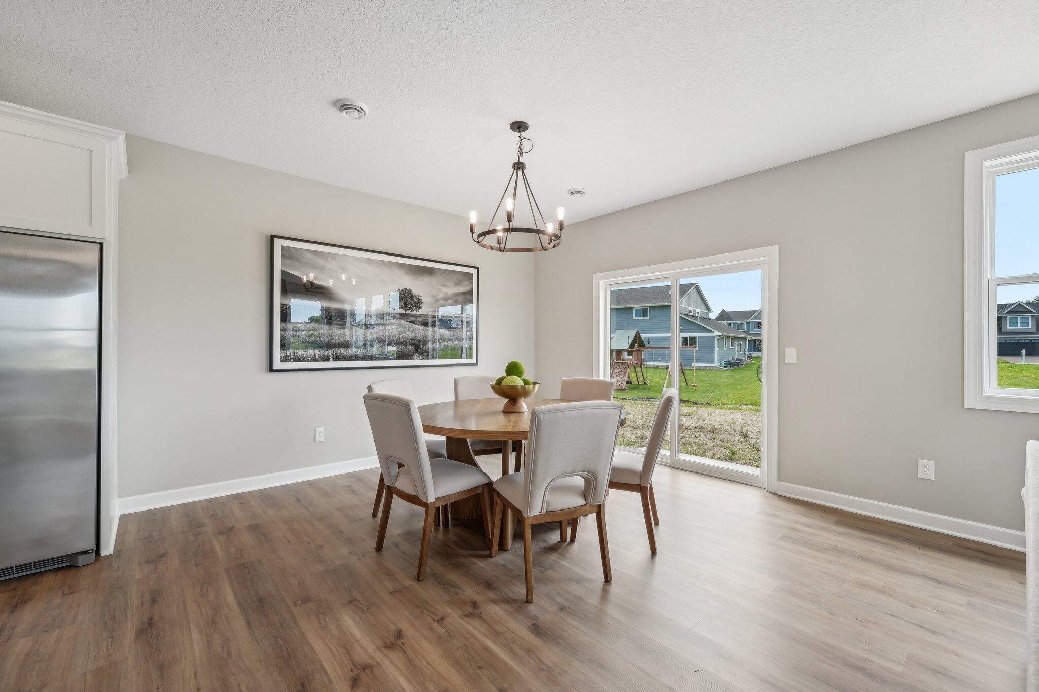 Lakewood Dr NE-009