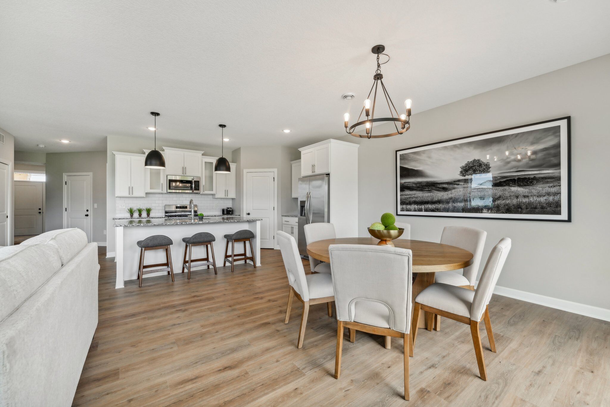 Lakewood Dr NE-010