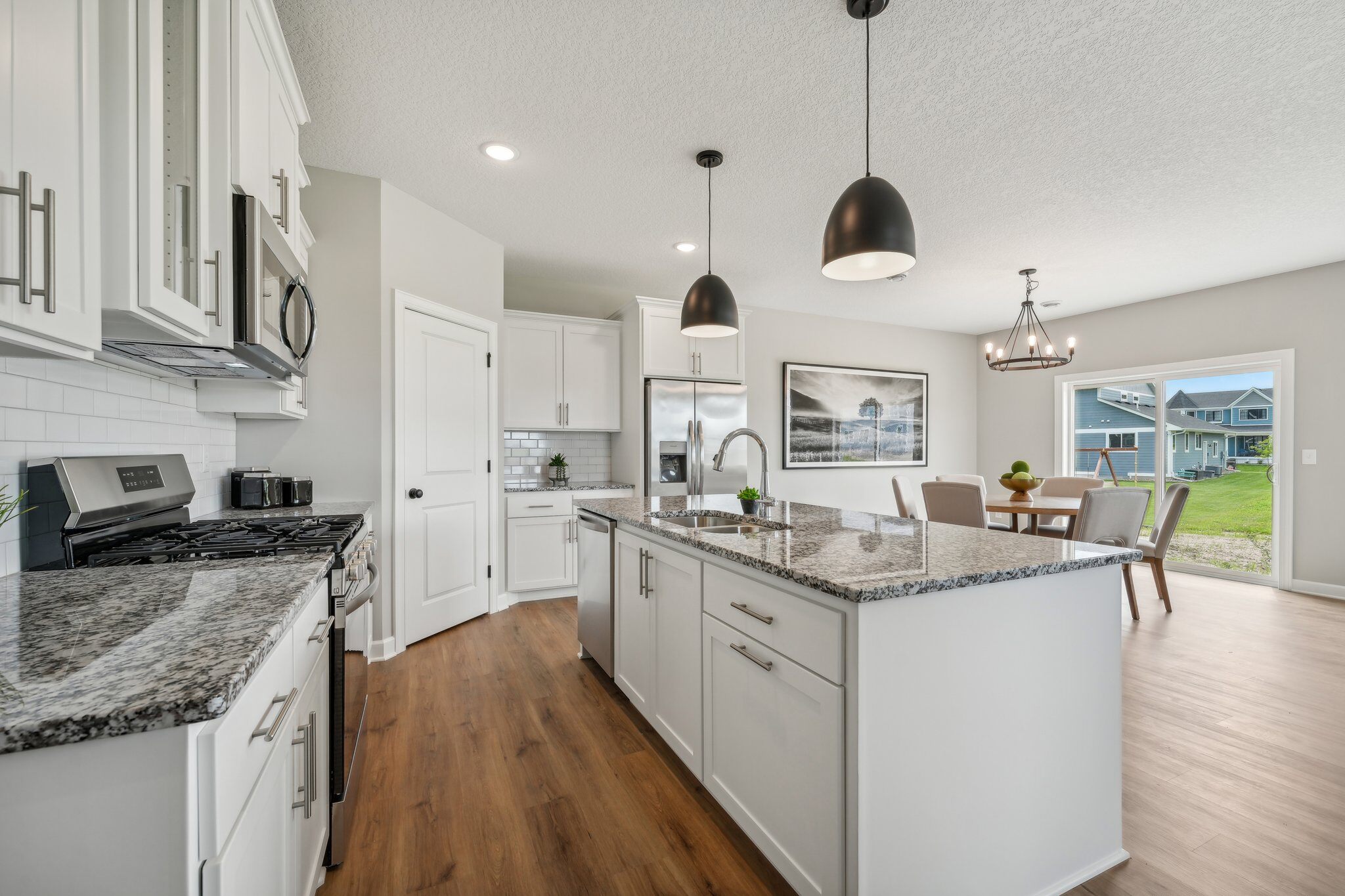 Lakewood Dr NE-013