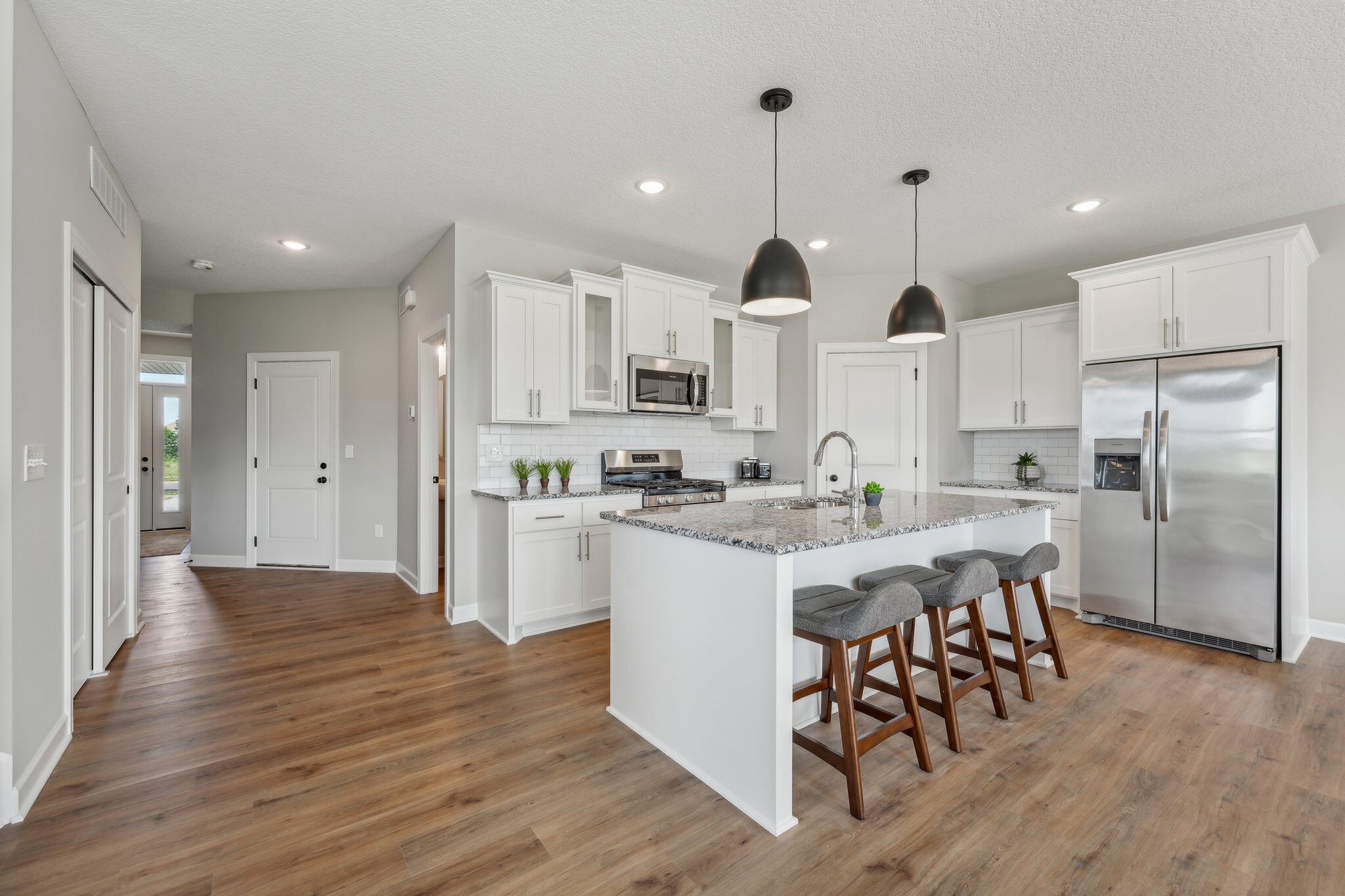 Lakewood Dr NE-014