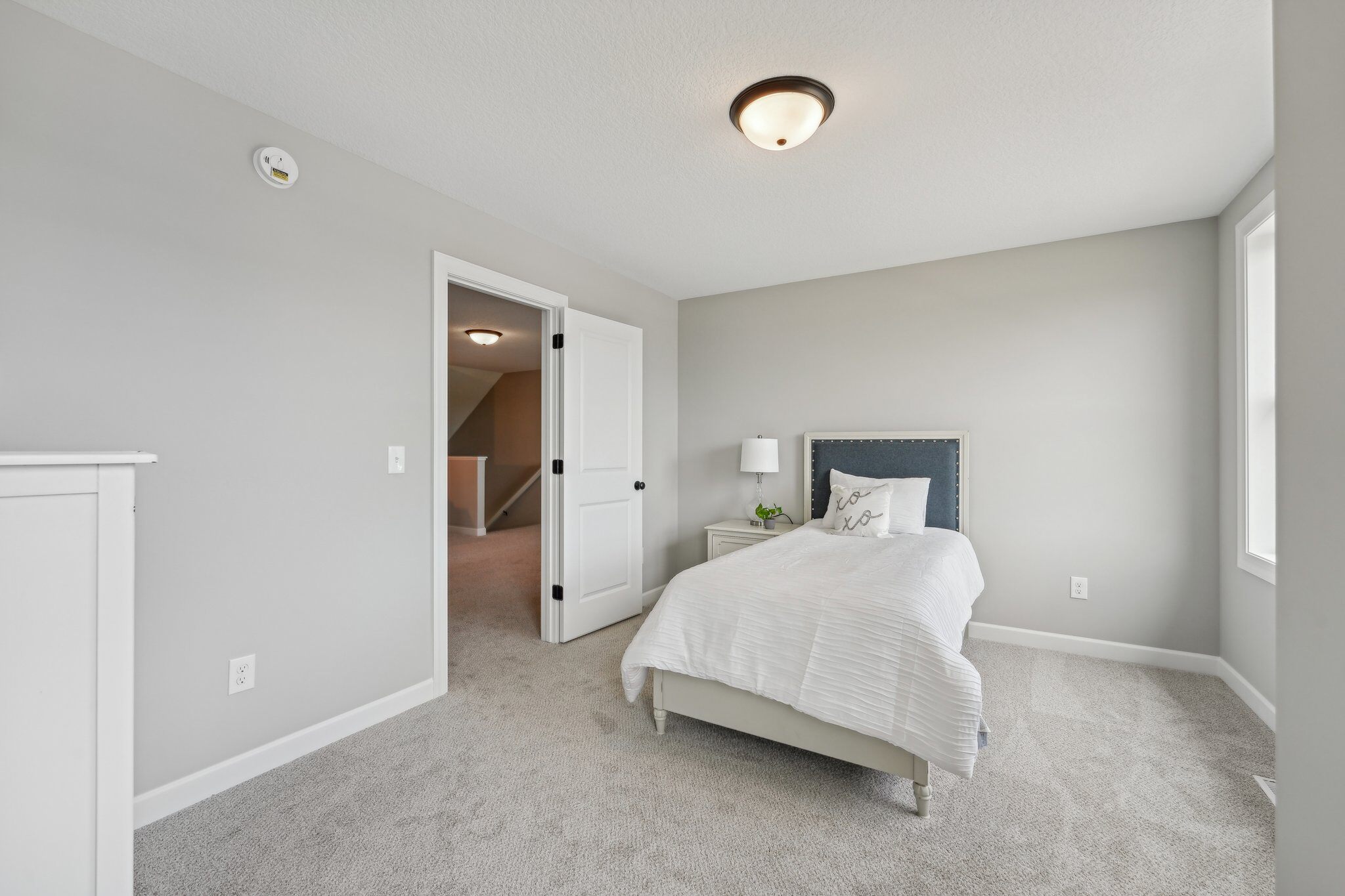 Lakewood Dr NE-023