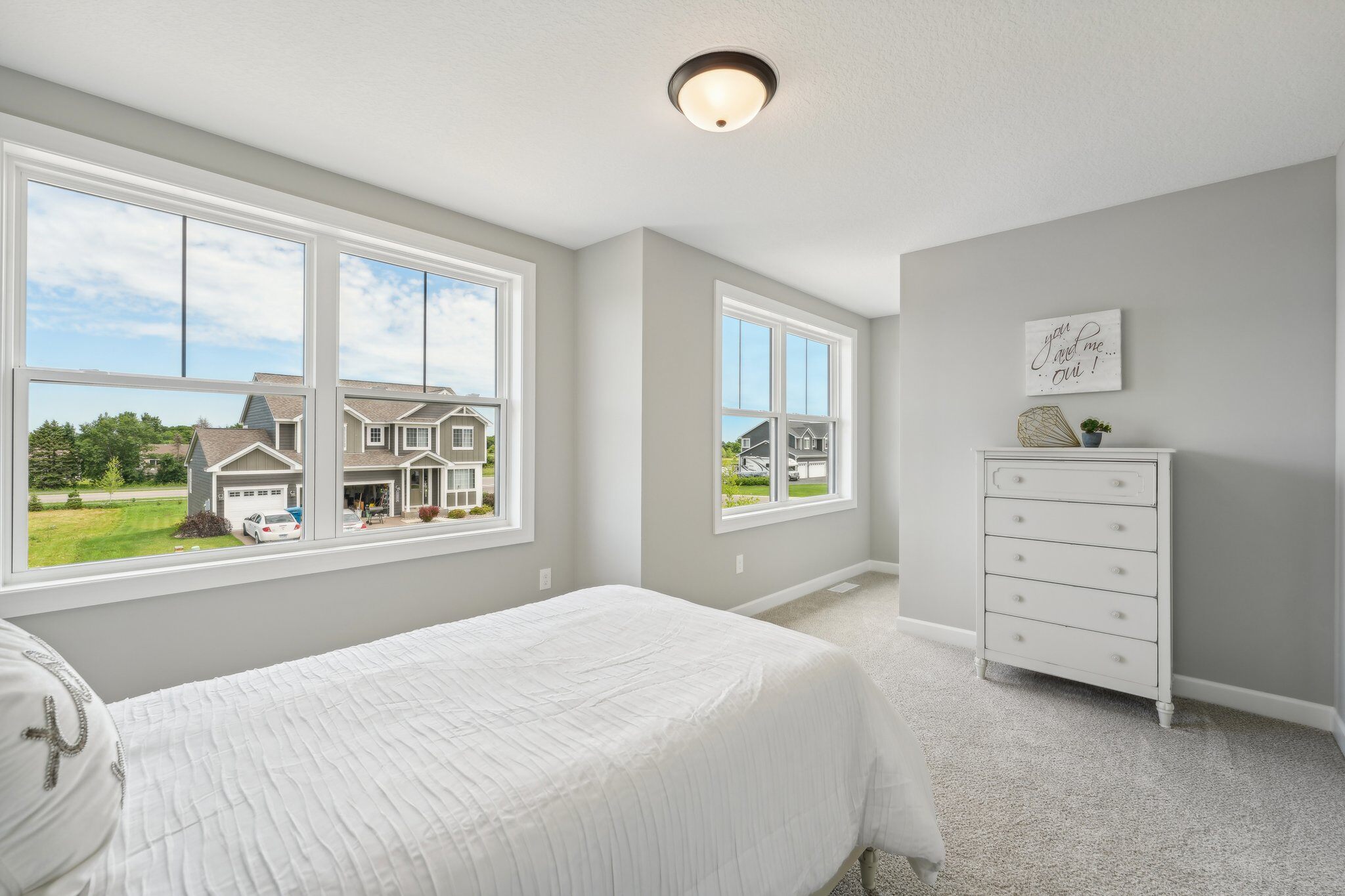 Lakewood Dr NE-024