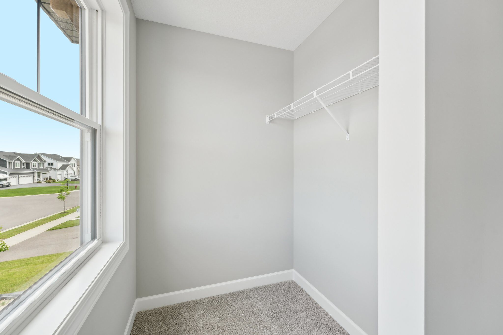 Lakewood Dr NE-025