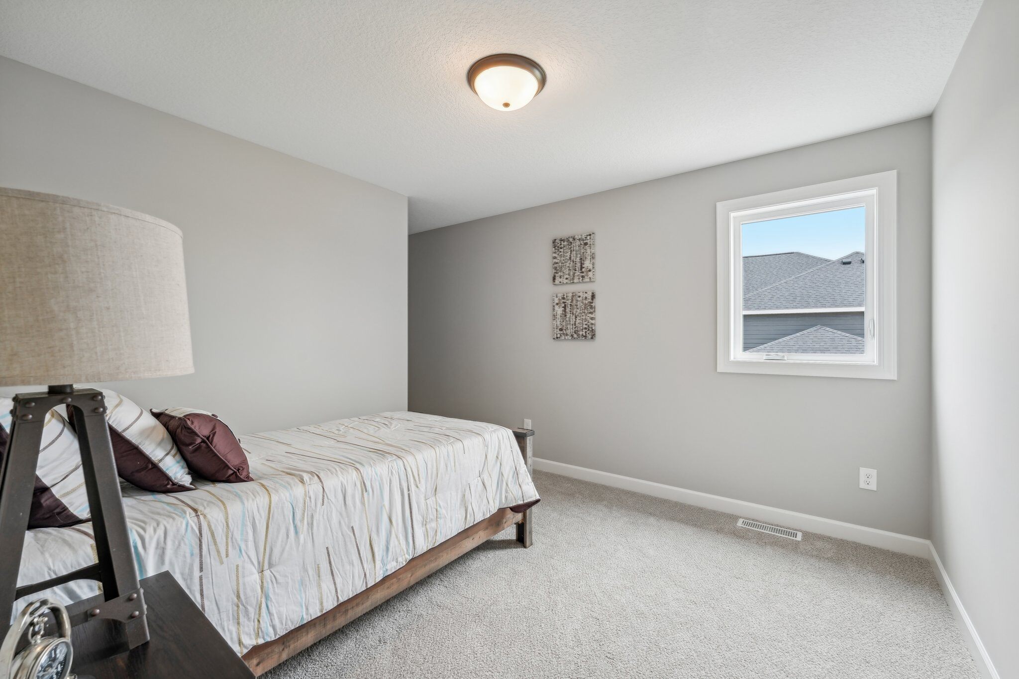 Lakewood Dr NE-026