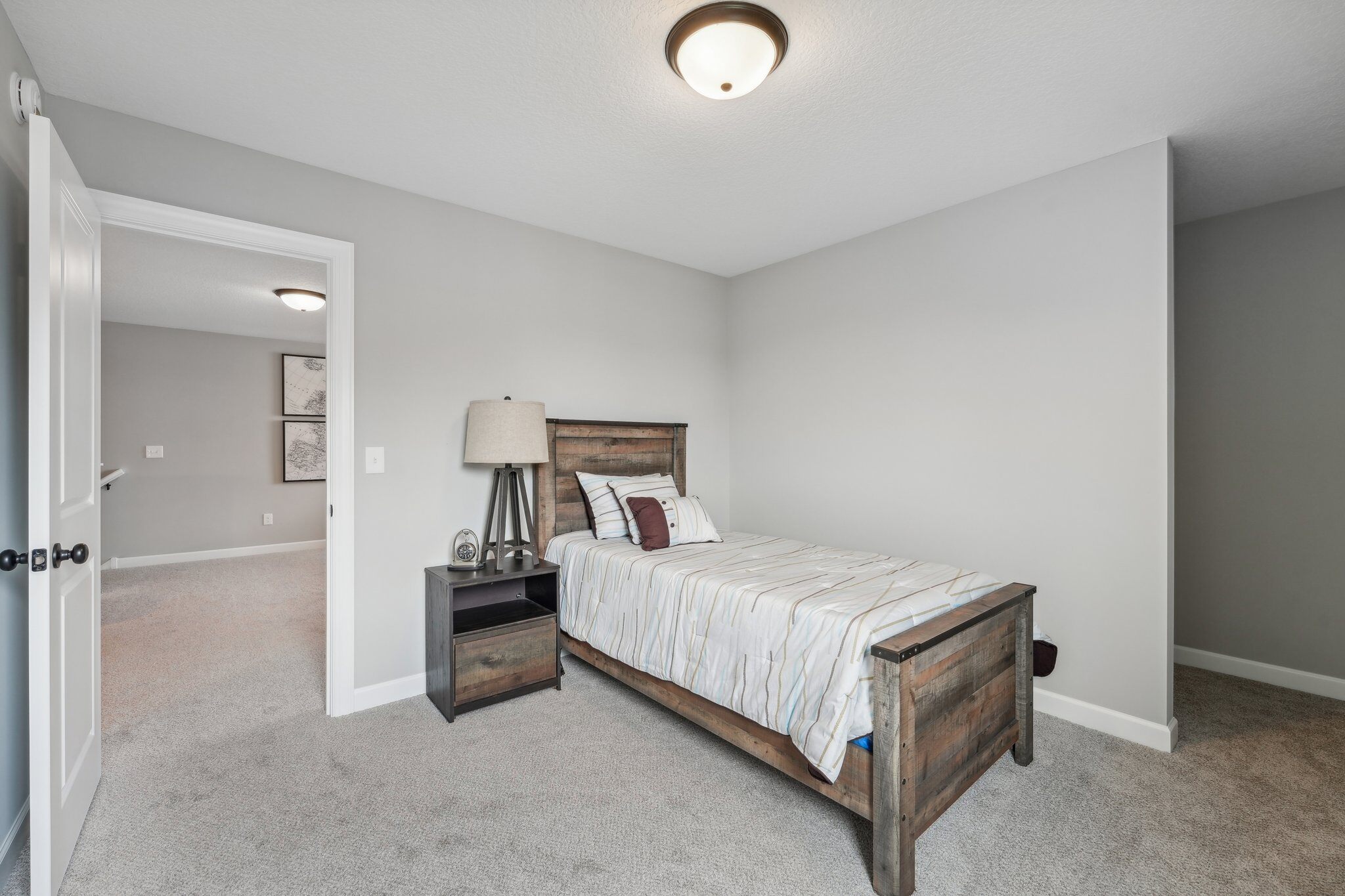 Lakewood Dr NE-027