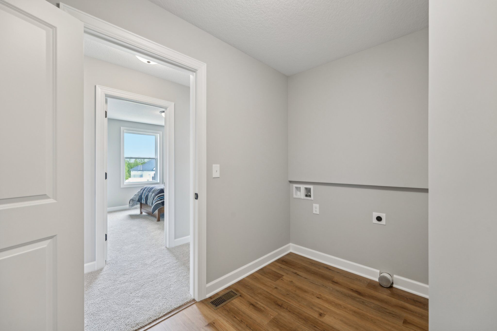 Lakewood Dr NE-029
