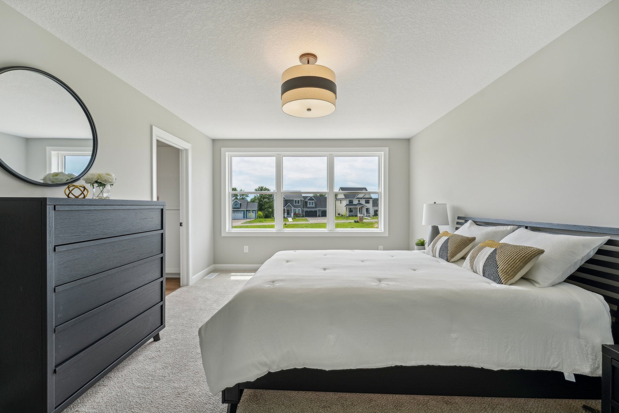 Lakewood Dr NE-032