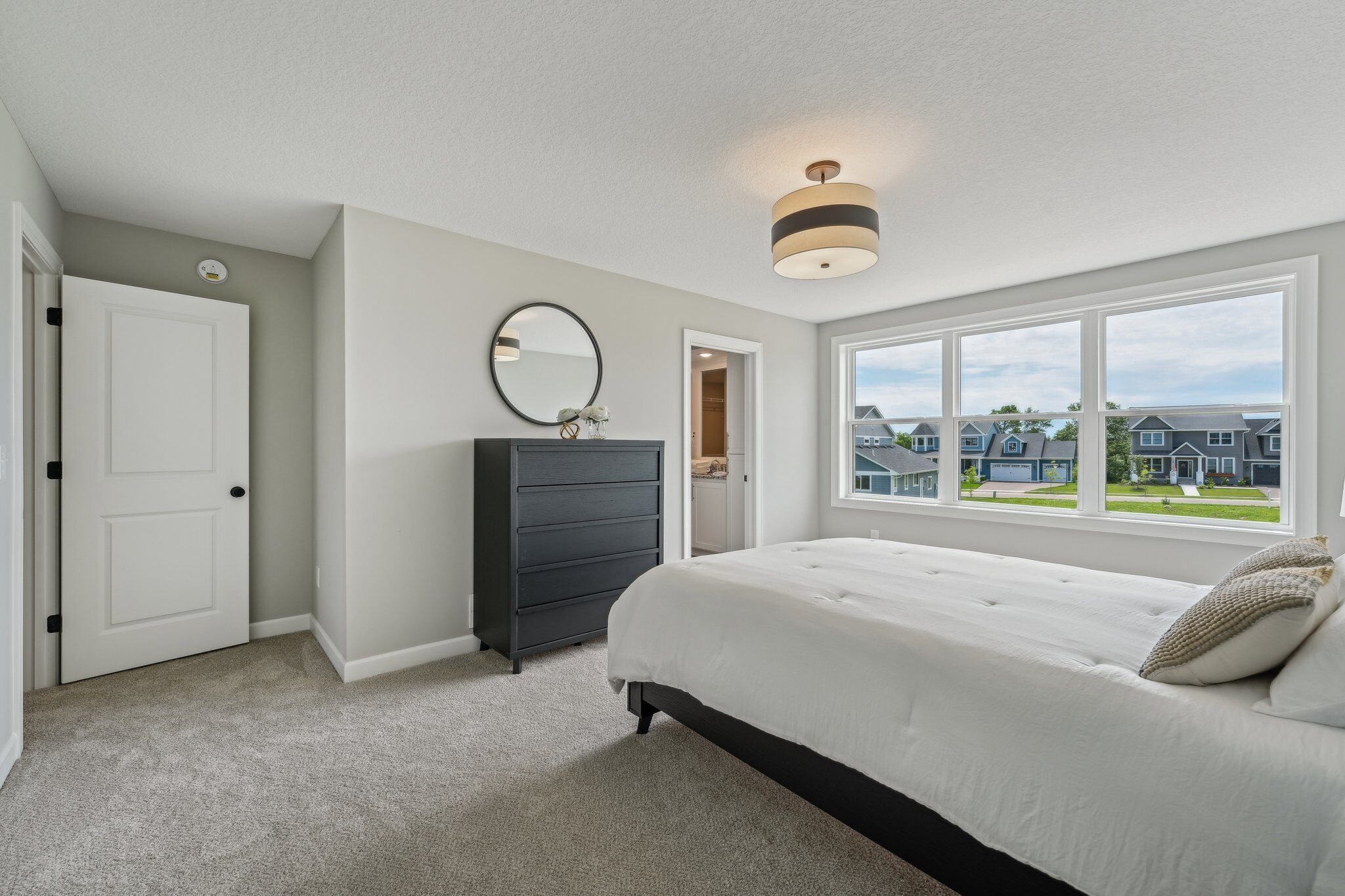 Lakewood Dr NE-033