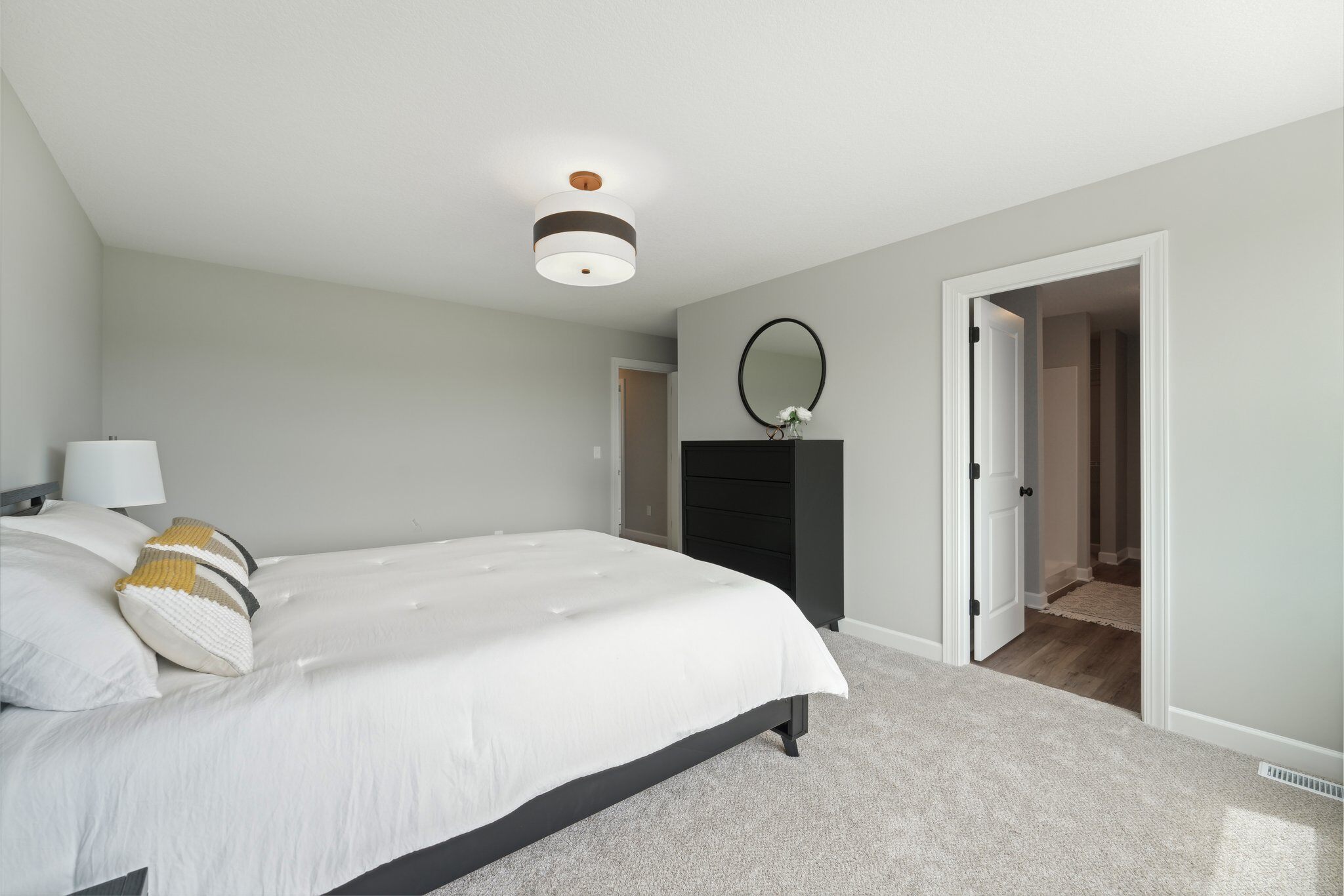 Lakewood Dr NE-034