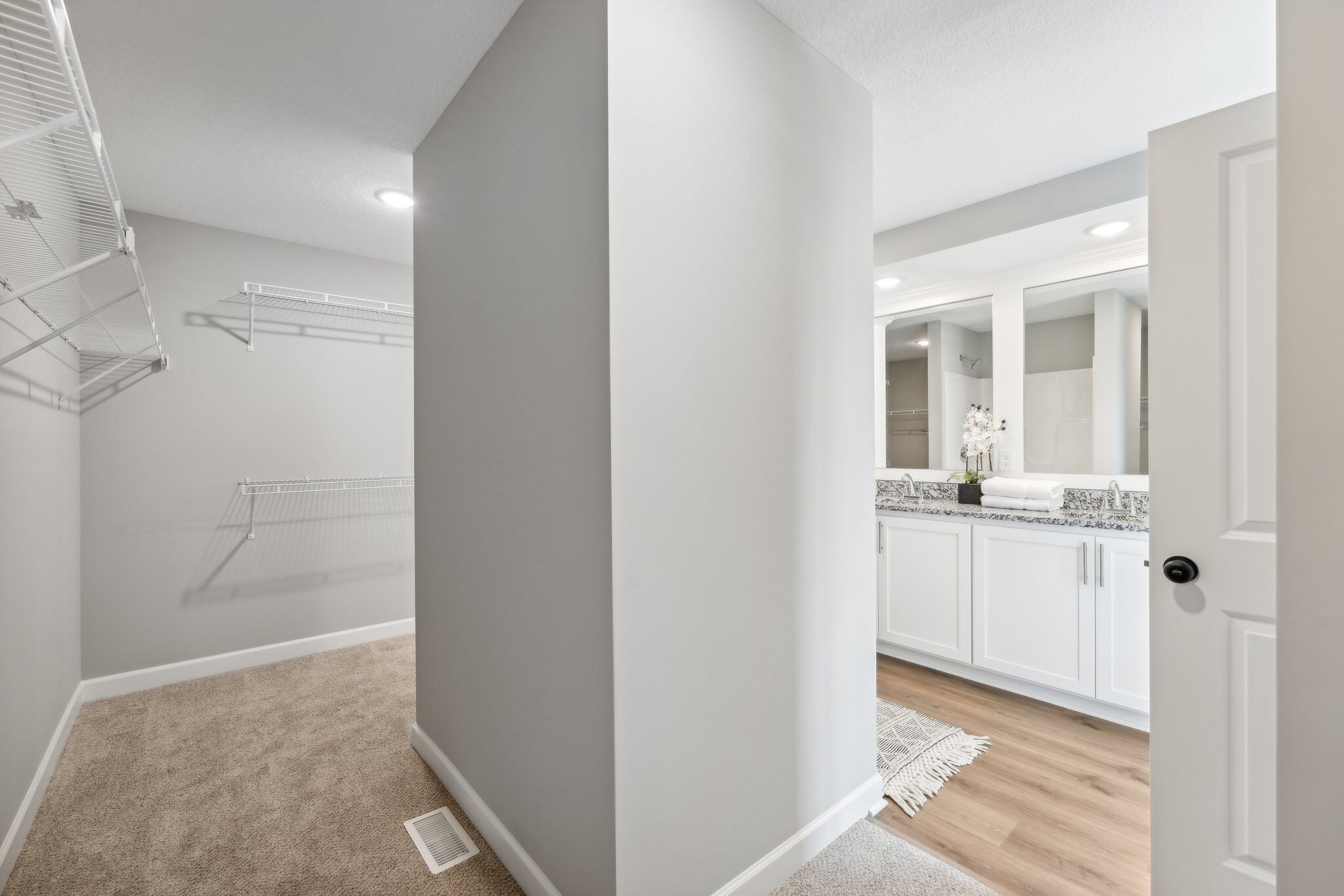 Lakewood Dr NE-037