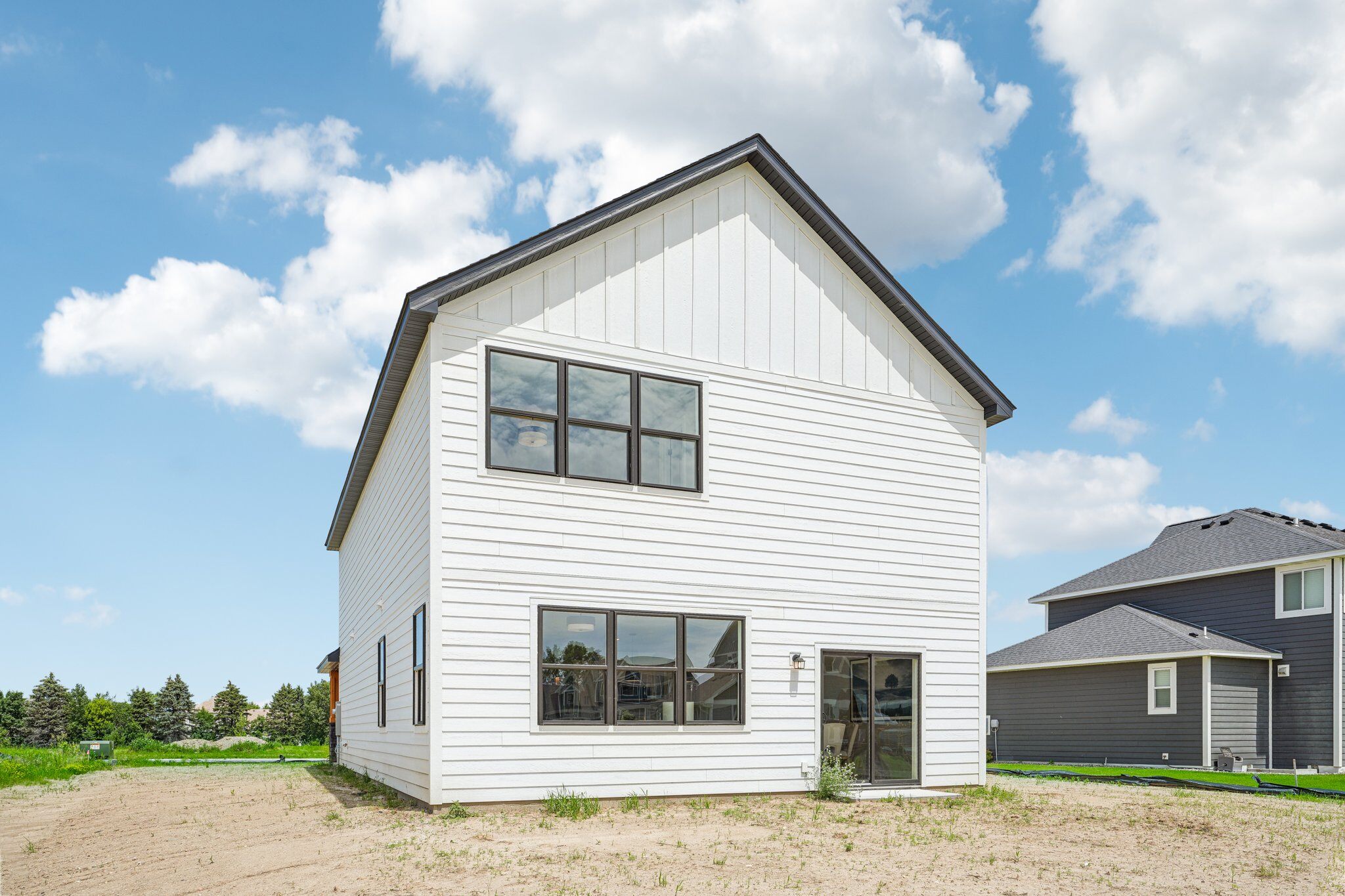 Lakewood Dr NE-041