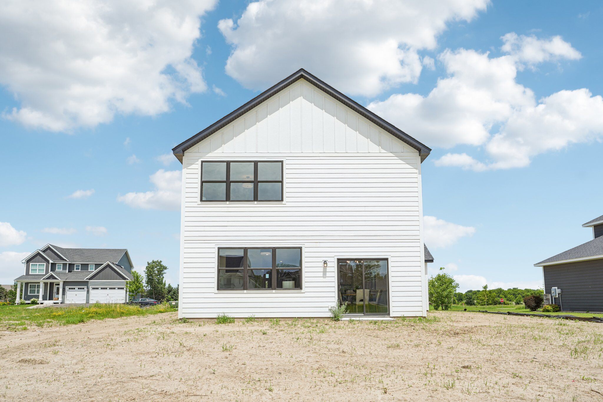 Lakewood Dr NE-042